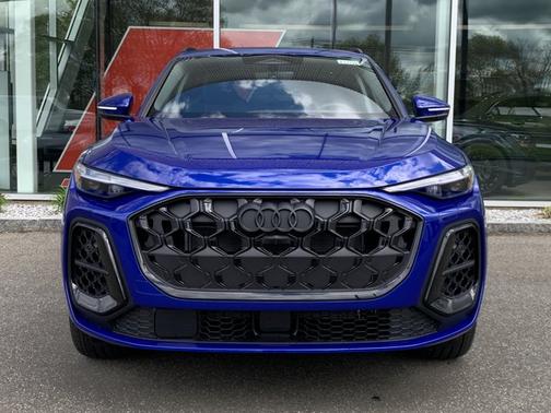 Ultra Blue Metallic 2026 Audi Q5 Premium Plus TFSI quattro S tronic
