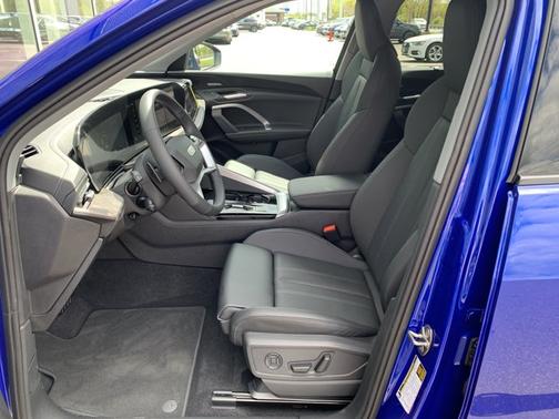 Ultra Blue Metallic 2026 Audi Q5 Premium Plus TFSI quattro S tronic