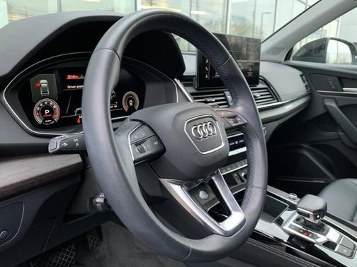 2023 Audi Q5 45 S line Premium Plus