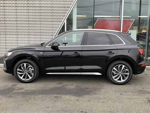 2023 Audi Q5 45 S line Premium Plus