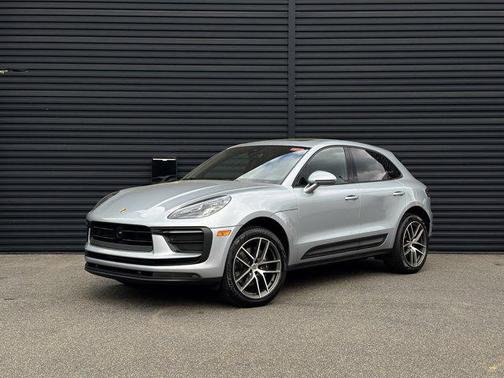 2025 Porsche Macan Base