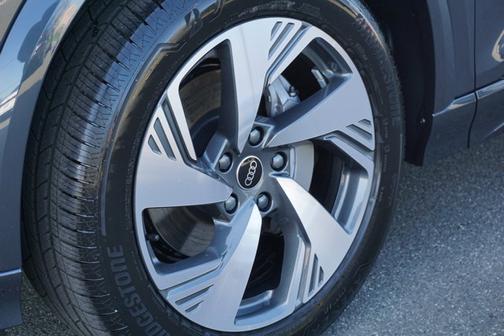 2025 Audi Q6 e-tron Premium Plus quattro