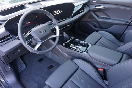 2025 Audi Q6 e-tron Premium Plus quattro