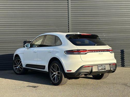 2025 Porsche Macan AWD