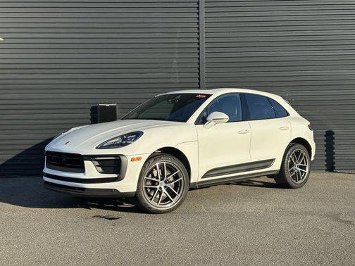 2025 Porsche Macan AWD