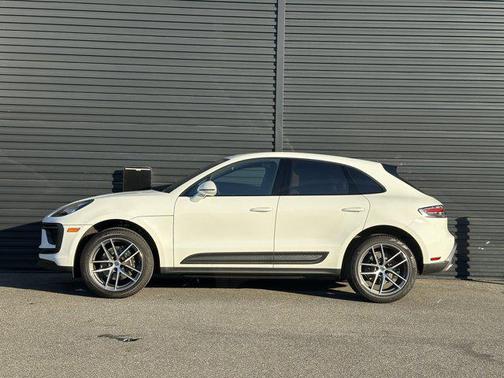 2025 Porsche Macan AWD