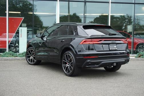2021 Audi Q8 55 Premium Plus
