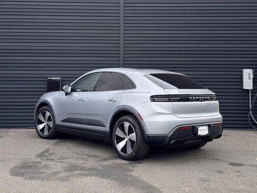 2024 Porsche Macan 4