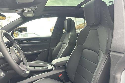 2024 Porsche Macan 4