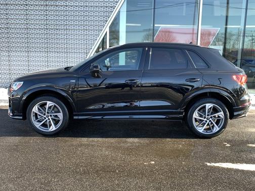 2025 Audi Q3 Premium 45 TFSI S line quattro Tiptronic