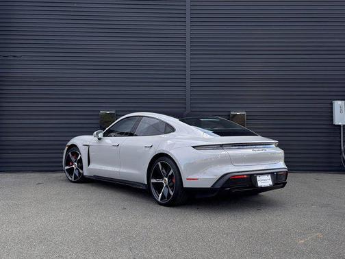 2024 Porsche Taycan GTS