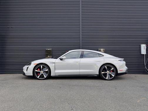 2024 Porsche Taycan GTS
