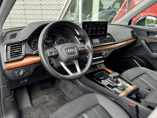 2023 Audi Q5 40 Premium