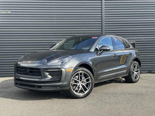 2025 Porsche Macan AWD