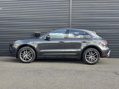 2025 Porsche Macan AWD