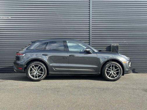 2025 Porsche Macan AWD