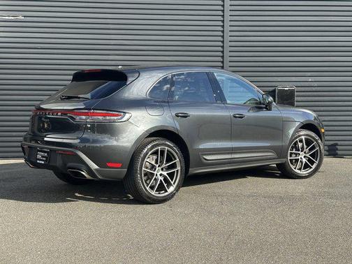 2025 Porsche Macan AWD