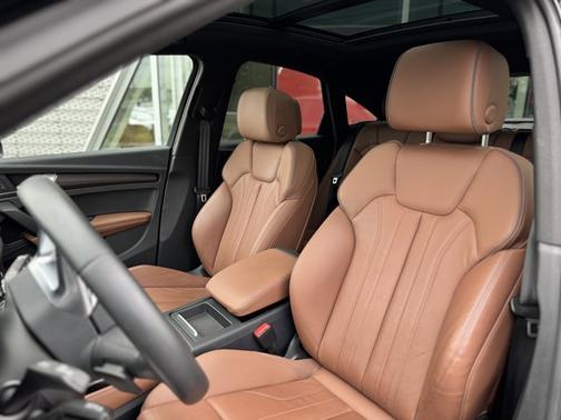 2022 Audi Q5 45 S line Premium Plus