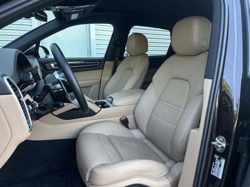 2023 Porsche Cayenne Cayenne