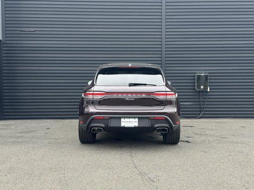 2025 Porsche Macan AWD