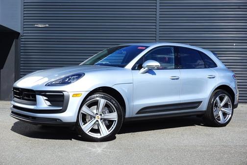 Dolomite Silver Metallic 2026 Porsche Macan Macan