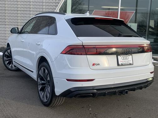 2025 Audi Q8 55 Premium Plus