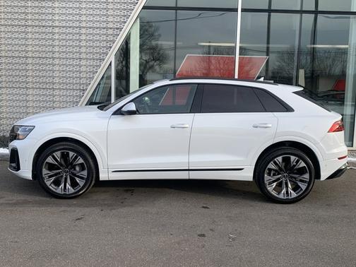 2025 Audi Q8 55 Premium Plus