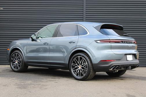 Vanadium Grey Metallic 2026 Porsche Cayenne Cayenne