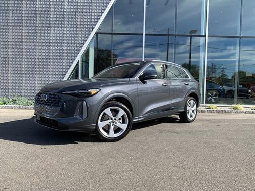 2025 Audi Q5 Premium Plus