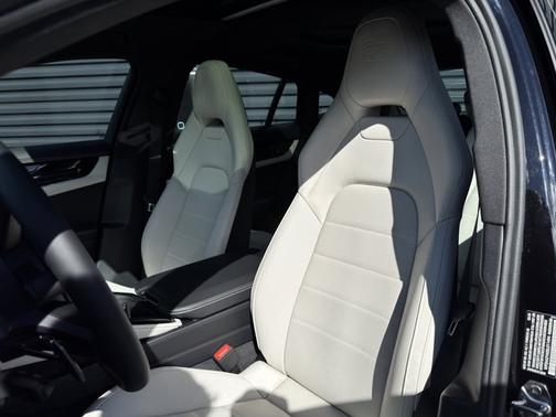 2025 Porsche Panamera 4