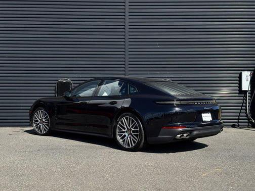 2025 Porsche Panamera 4