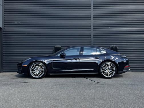 2025 Porsche Panamera 4