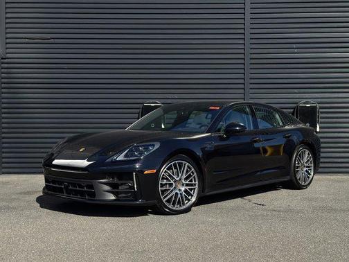 2025 Porsche Panamera 4