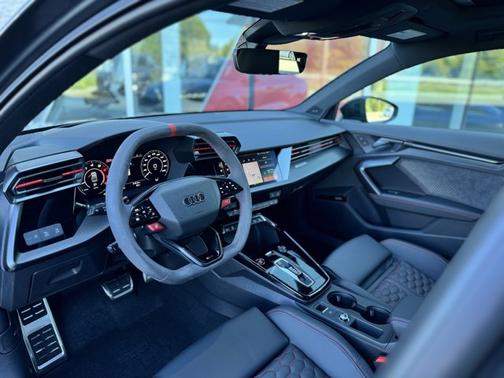 2025 Audi RS 3 2.5T (S tronic)