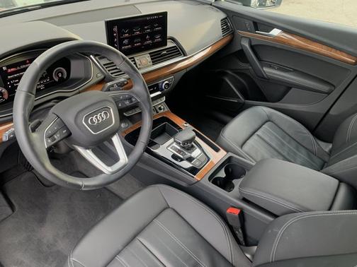 2023 Audi Q5 45 S line Premium Plus