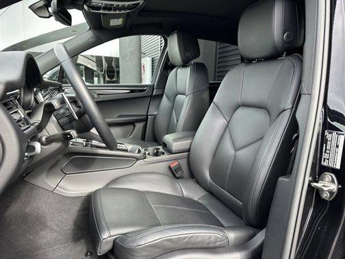 2025 Porsche Macan AWD