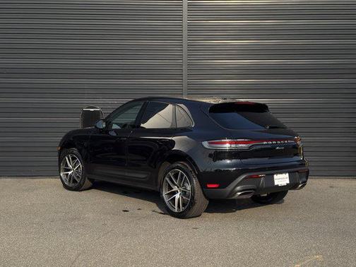 2025 Porsche Macan AWD