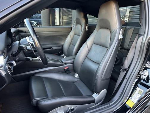 2018 Porsche 911 Carrera