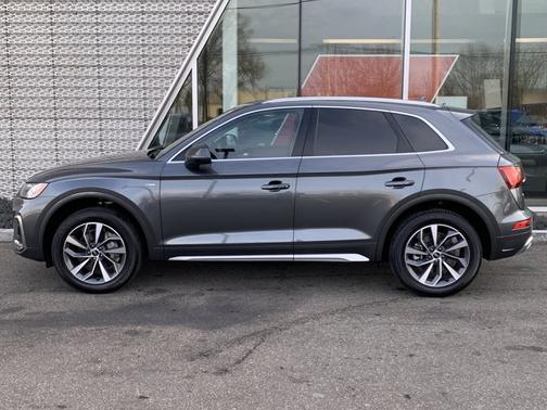 2023 Audi Q5 45 S line Premium Plus