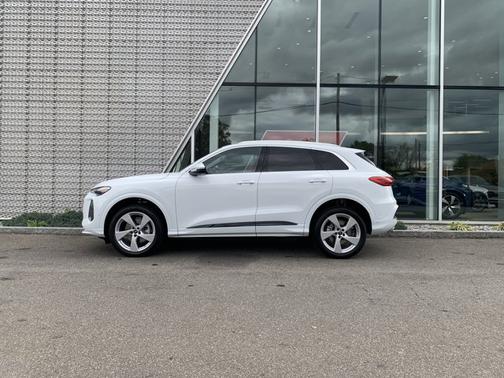 2025 Audi Q5 Premium Plus