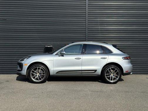 2025 Porsche Macan Base
