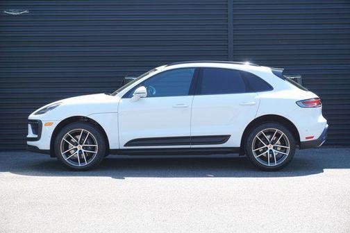 Carrara White Metallic 2023 Porsche Macan Macan