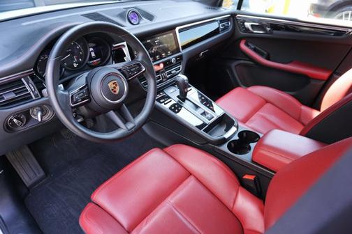 Carrara White Metallic 2023 Porsche Macan Macan