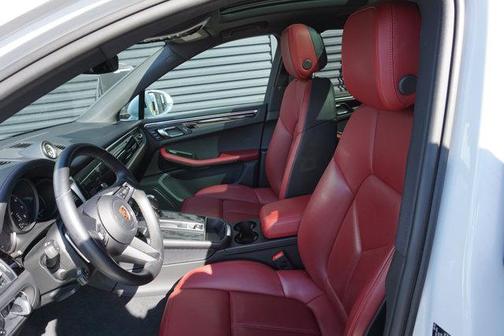 CARRARA WHITE M 2023 Porsche Macan Macan