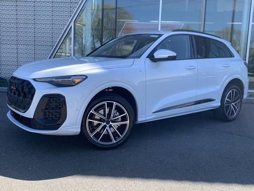 Glacier White Metallic 2026 Audi Q5 Premium Plus TFSI quattro S tronic