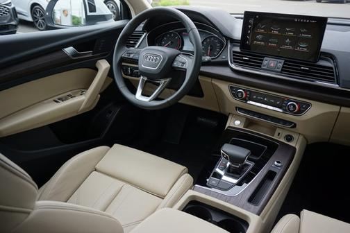2024 Audi Q5 45 S line Premium