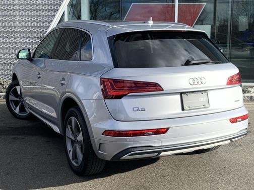 2023 Audi Q5 40 Premium Plus