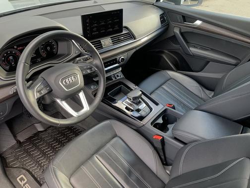 2023 Audi Q5 40 Premium Plus