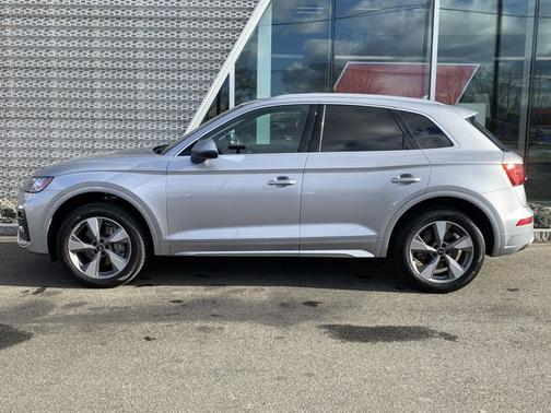 2023 Audi Q5 40 Premium Plus