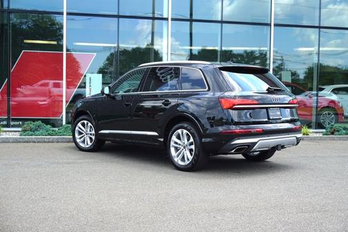 2025 Audi Q7 55 Premium Plus
